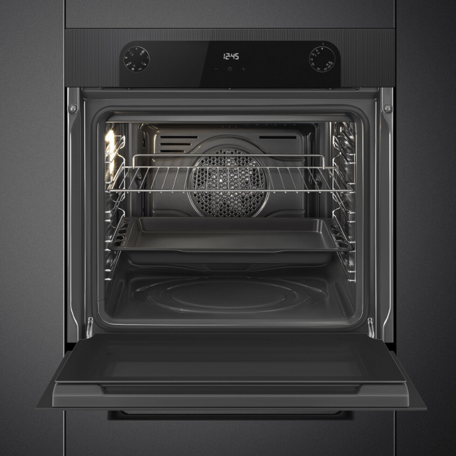 Smeg SF6200TBI 59.7cm Built-In Electric Oven Black